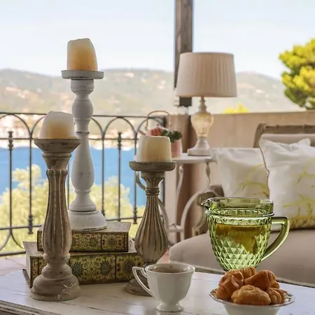 Aphrodite Villa *